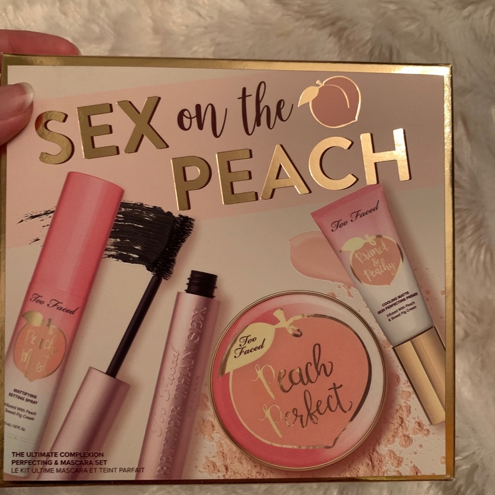 Too faced sex on the peach set